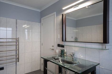 Photo of property in 8a Queenwood Road, Levin, 5510