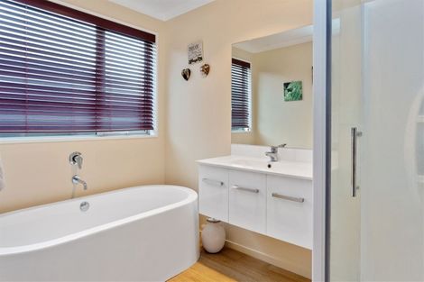 Photo of property in 13 Pounamu Place, Pegasus, 7612