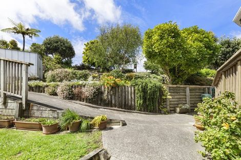 Photo of property in 13 Hibiscus Grove, Maungaraki, Lower Hutt, 5010