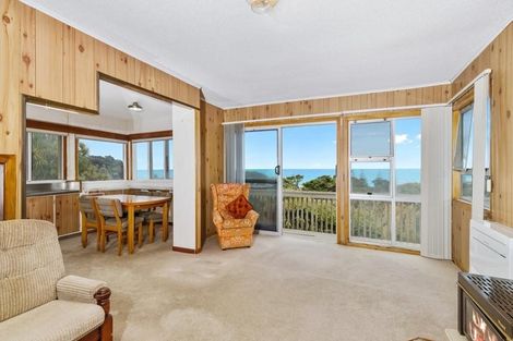 Photo of property in 25 Domain Crescent, Muriwai, Waimauku, 0881