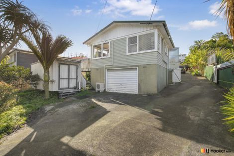 Photo of property in 88 Vodanovich Road, Te Atatu South, Auckland, 0610