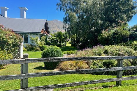 Photo of property in 11 Waimana Place, Wanaka, 9305