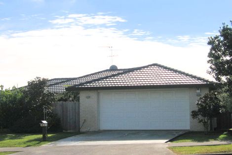 Photo of property in 22 Maghera Drive, East Tamaki Heights, Auckland, 2016