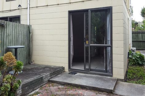 Photo of property in 4/19 Grove Road, Addington, Christchurch, 8024