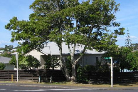 Photo of property in 1/70 Sycamore Drive, Sunnynook, Auckland, 0620