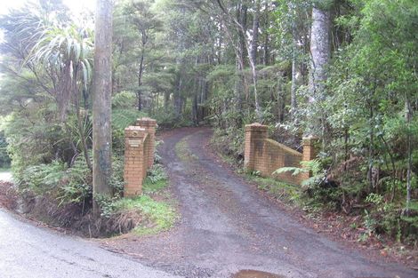 Photo of property in 9 Taraire Road, Titirangi, Auckland, 0604