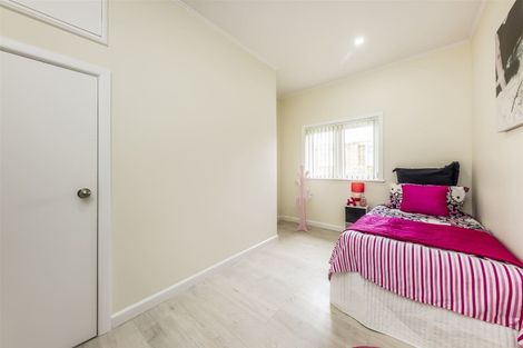 Photo of property in 2/15 Hill Road, Papatoetoe, Auckland, 2025