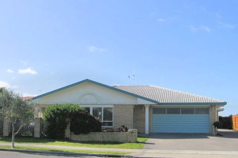 Photo of property in 19 Sandhurst Drive, Papamoa Beach, Papamoa, 3118