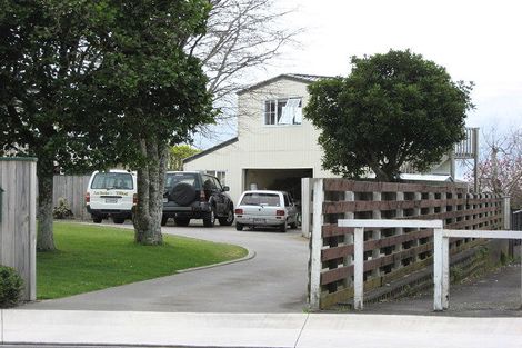 Photo of property in 22 Longview Drive, Merrilands, New Plymouth, 4312
