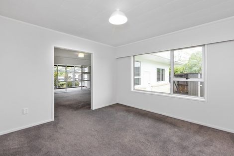 Photo of property in 11 Trigg Crescent, Taradale, Napier, 4112