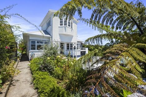 Photo of property in 421 Devon Street West, Lynmouth, New Plymouth, 4310