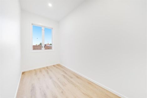 Photo of property in 25 Stitchbird Crescent, Papakura, 2110