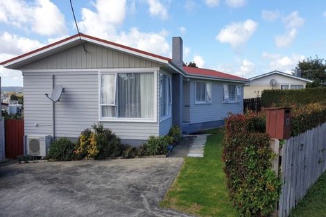 Photo of property in 17 Doctors Hill Road, Maungaturoto, 0520
