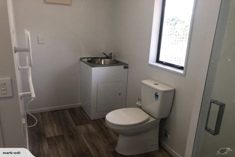 Photo of property in 15 Wakeling Avenue, Te Atatu South, Auckland, 0610