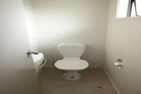 Photo of property in 19 Verdale Circle, Glen Eden, Auckland, 0602