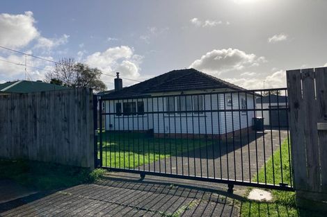 Photo of property in 55 Beaubank Road, Kelston, Auckland, 0602