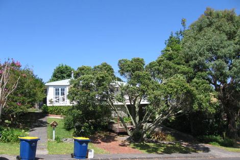 Photo of property in 17 Seon Place, Birkdale, Auckland, 0626