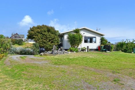Photo of property in 13 Kaitawa Street, Waikanae Beach, Waikanae, 5036