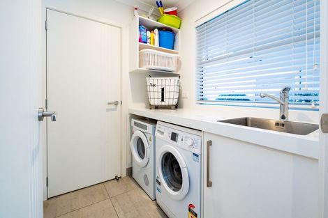 Photo of property in 11 Whakatomo Place, Havelock North, 4130