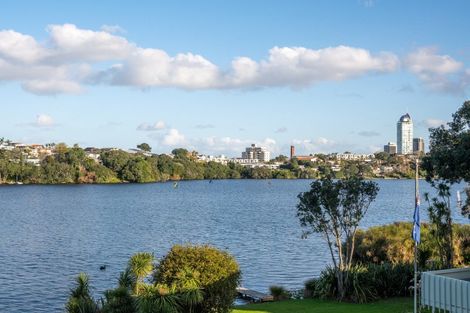 Photo of property in 35 Sylvan Park Avenue, Milford, Auckland, 0620