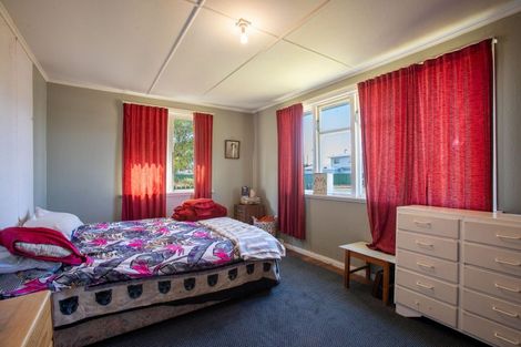 Photo of property in 15 Redfern Street, Dannevirke, 4930