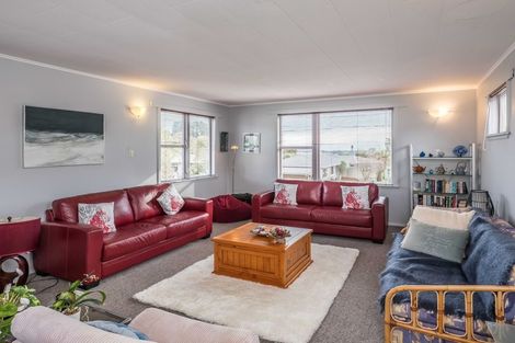 Photo of property in 46 Kaitawa Crescent, Paraparaumu, 5032