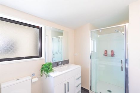 Photo of property in 12 Broadbent Street, Riccarton, Christchurch, 8041