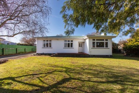 Photo of property in 43 Mcphee Street, Dannevirke, 4930