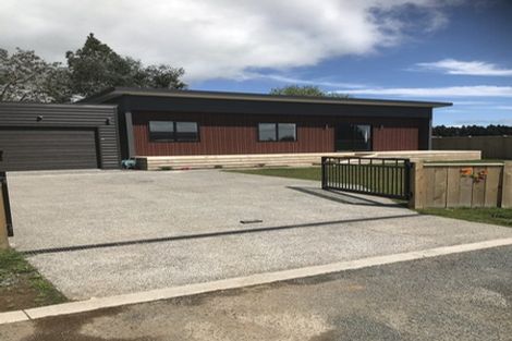 Photo of property in 7 Manatu Lane, Inglewood, 4330