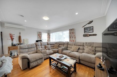 Photo of property in 4 Burndale Terrace, Manurewa, Auckland, 2102