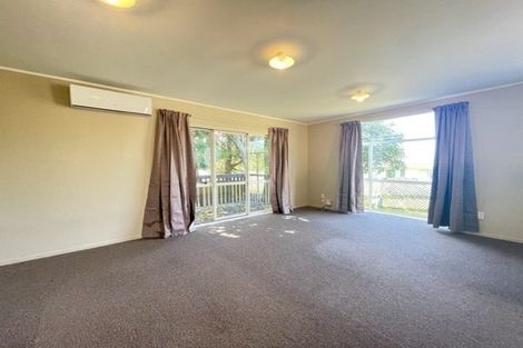 Photo of property in 25 Kelman Road, Kelston, Auckland, 0602