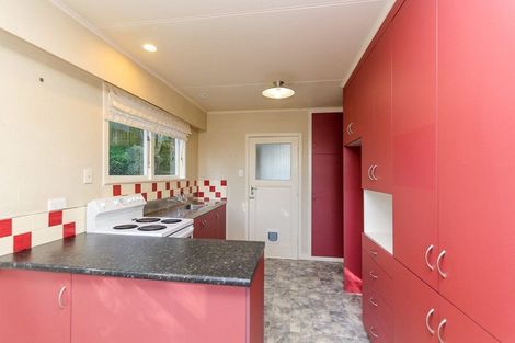Photo of property in 9 Sardinha Place, Marfell, New Plymouth, 4310