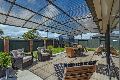 Photo of property in 4 Angelina Way, Kelvin Grove, Palmerston North, 4414