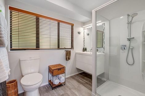 Photo of property in 8 Saint Lucia Place, Unsworth Heights, Auckland, 0632