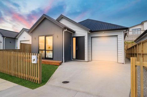 Photo of property in 52 Whakairo Crescent, Gulf Harbour, Whangaparaoa, 0930