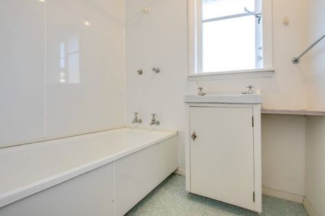 Photo of property in 16 Allen Berry Avenue, Pirimai, Napier, 4112