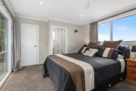 Photo of property in 2/150 Tirohanga Road, Tirohanga, Lower Hutt, 5010