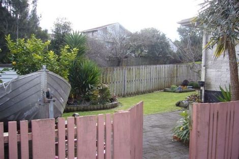 Photo of property in 2/21 Birman Close, Half Moon Bay, Auckland, 2012