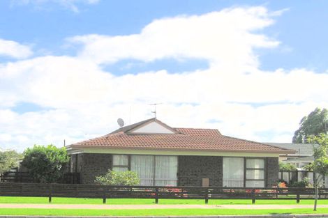 Photo of property in 2/82 Rangitoto Road, Papatoetoe, Auckland, 2025