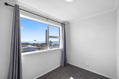 Photo of property in 27a Port View Crescent, Moturoa, New Plymouth, 4310