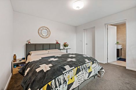 Photo of property in 52 Corricvale Way, Northcross, Auckland, 0630