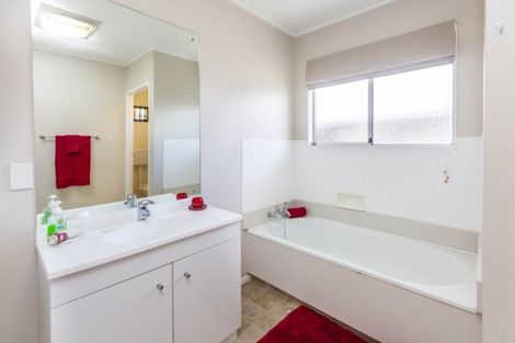 Photo of property in 67c Kowhai Avenue, Ebdentown, Upper Hutt, 5018