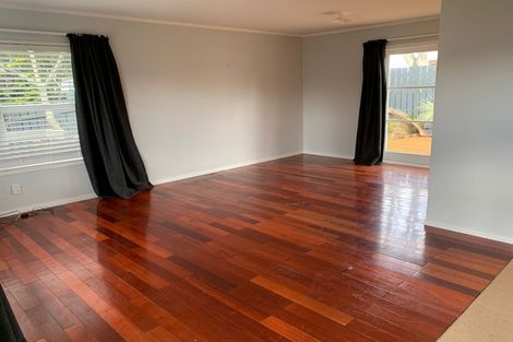 Photo of property in 2/112 Ennis Avenue, Pakuranga Heights, Auckland, 2010