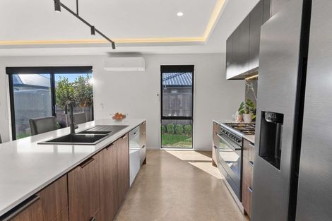 Photo of property in 15 Evelyn Crescent, Marshland, Christchurch, 8083