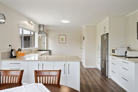 Photo of property in 16 Wright Grove, Levin, 5510