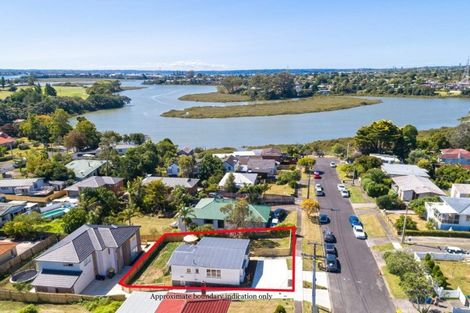 Photo of property in 30 Koromiko Street, New Lynn, Auckland, 0600