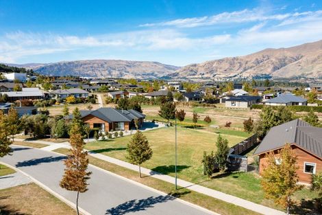 Photo of property in 44 Minaret Ridge, Wanaka, 9305