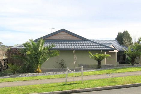 Photo of property in 8 Palm Grove Drive, Western Heights, Hamilton, 3200