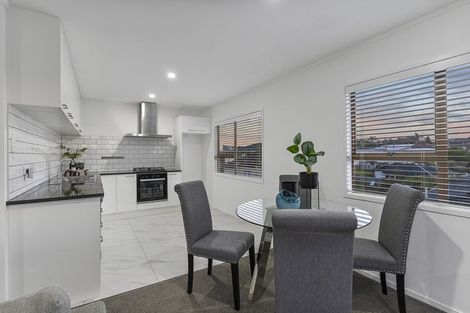 Photo of property in 61b Highland Park Drive, Highland Park, Auckland, 2010