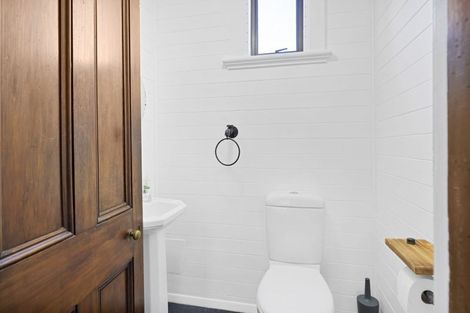 Photo of property in 64 Stanners Street, Eltham, 4322